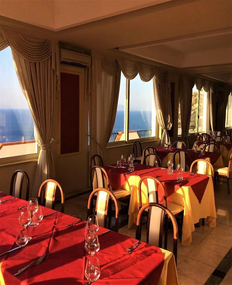 Hotel Corallo Calava Gioiosa Marea 3*,  Italy